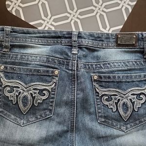 Earl Jean's | Size 10 Embroidered Jeans